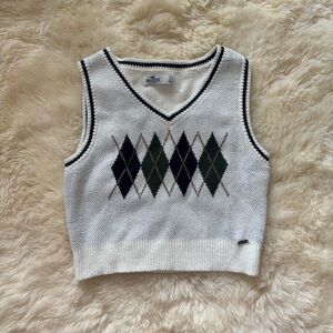 Hollister Diamond Checkered White Knit V-Neck Sweater Vest with Black Border